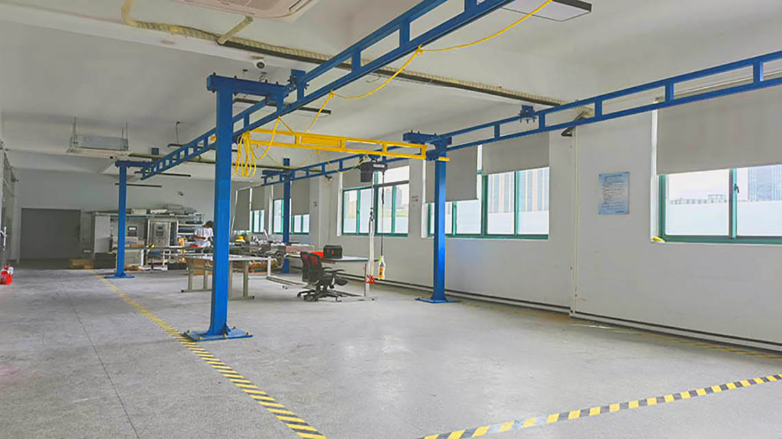 1699231350169033.jpg 定制立柱式無(wú)橫梁鋼性起重機(jī).jpg